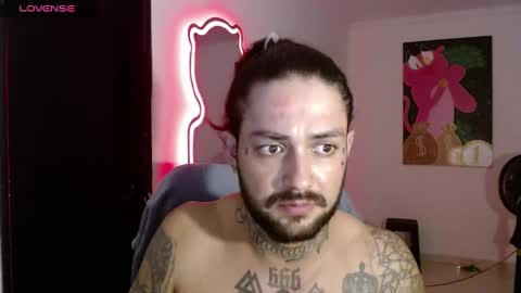 Snapshot of nicolas_torres99 chatting on 01.24.25 nicolas online show from 01.24.25