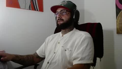 Snapshot of nicolas_torres99 chatting on 02.15.25 nicolas online show from 02.15.25