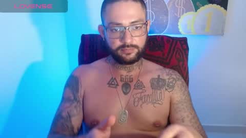 Snapshot of nicolas_torres99 chatting on 02.22.25 nicolas online show from 02.22.25