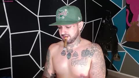 Snapshot of nicolas_torres99 chatting on 10.28.25 nicolas online show from 10.28.25