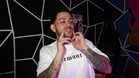 Snapshot of nicolas_torres99 chatting on 11.03.25 nicolas online show from 11.03.25