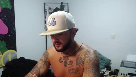 Snapshot of nicolas_torres99 chatting on 12.14.25 nicolas online show from 12.14.25