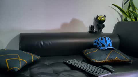 Nicolas online show from 11.02.25