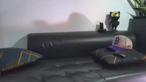 Nicolas online show from 11.21.25