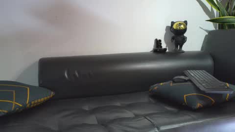 Nicolas online show from 11.22.25