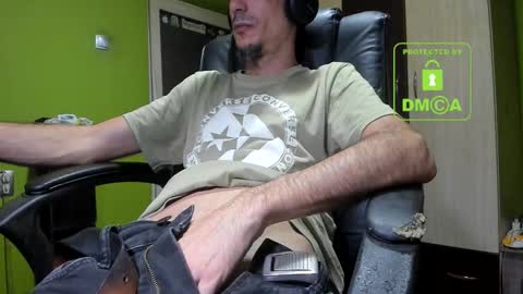 L. Nicolas online show from 12.04.25