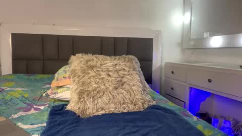 Nicolas online show from 10.23.25