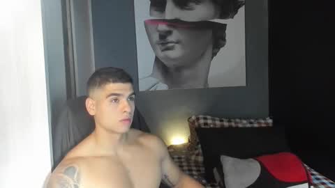 Snapshot of nicolasmuscle chatting on 11.23.25 Andres online show from 11.23.25