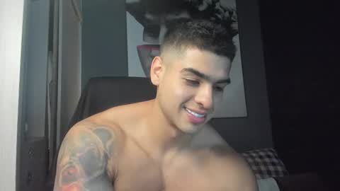 Snapshot of nicolasmuscle chatting on 11.25.25 Andres online show from 11.25.25