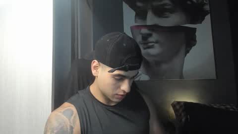 Snapshot of nicolasmuscle chatting on 11.28.25 Andres online show from 11.28.25