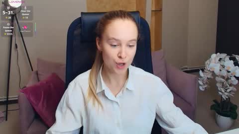 Nicoletta online show from 12.03.25