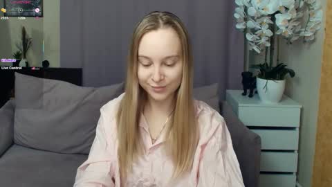 Nicoletta online show from 01.08.26