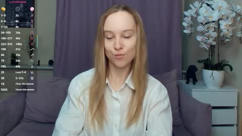 Nicoletta online show from 03.17.26