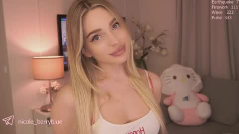Snapshot of nicole_blueberry chatting on 06.01.26 Nicole online show from 06.01.26