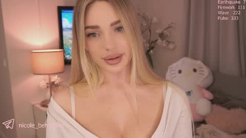 Snapshot of nicole_blueberry chatting on 06.02.26 Nicole online show from 06.02.26
