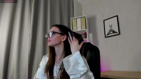 GMT7TueWedThSu 0300am-0900am. Sa 1000am-0400pm online show from 03.06.25