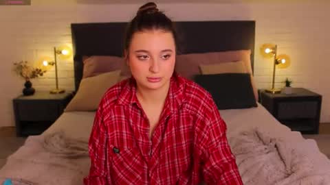 Snapshot of nicole_de_lux chatting on 03.04.26 Nicole De Lux online show from 03.04.26