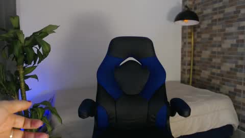 Nicole Haley online show from 09.25.25