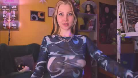 Snapshot of nicole_matt chatting on 10.02.25 Nicole online show from 10.02.25