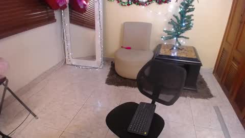 Snapshot of nicole_santana_ chatting on 12.02.25 Nicole Santana online show from 12.02.25