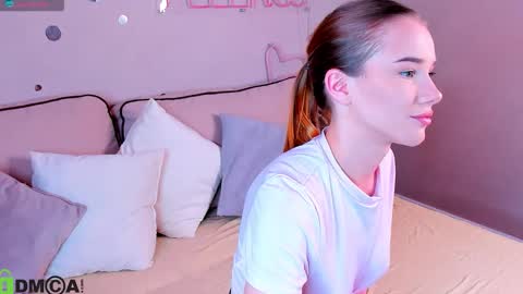 Snapshot of nicole_vasquezz chatting on 02.04.26 Nicole My schedule for the week 2 GMT 9am-15pm Mo Tu Th Fr online show from 02.04.26