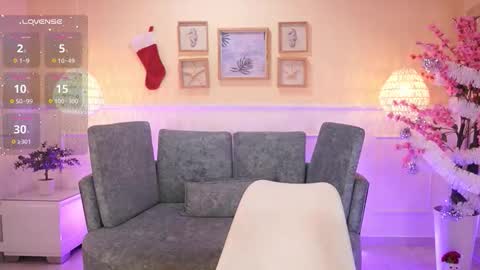 Nicole Crawft online show from 12.03.25