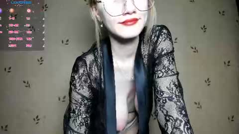 Snapshot of nicoledaviss_ chatting on 06.25.26 NicoleDavis online show from 06.25.26