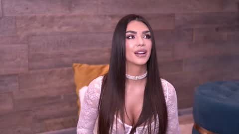 Nicole online show from 10.18.25