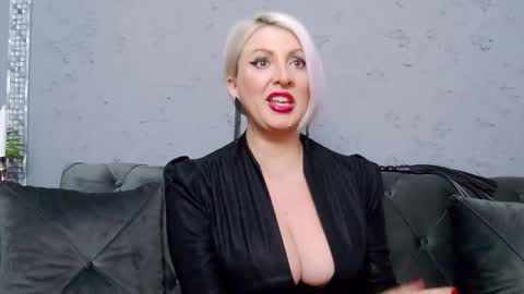 Nicole Domme online show from 02.28.25