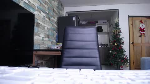 Nicole online show from 12.20.25