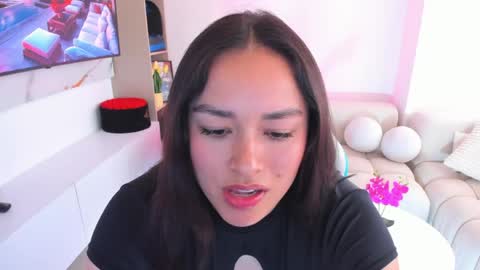 Nicolle online show from 04.18.26