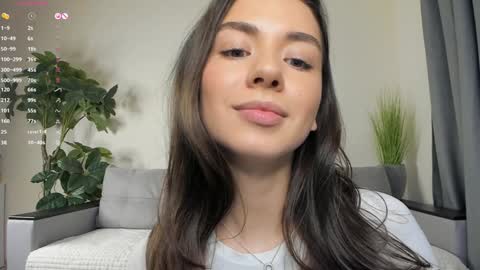 Snapshot of nicoleluuv chatting on 12.19.24 Dua Lipa online show from 12.19.24