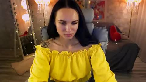 Snapshot of nicolemerz chatting on 06.26.26 Nicole online show from 06.26.26