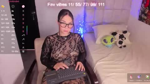 Snapshot of nicolepeachx chatting on 05.01.26 Nicol independent model online show from 05.01.26