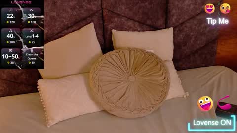 N I C O L E T  online show from 11.29.25