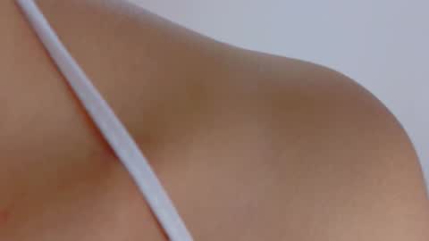 N I C O L E T  online show from 01.17.26