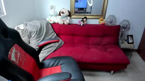 Nicolettcolin  online show from 12.18.24