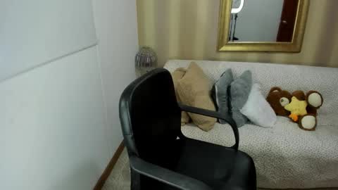 Nicolettcolin  online show from 09.22.25