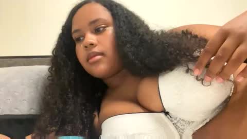 Snapshot of nicolette356 chatting on 10.18.25 nicolette356 online show from 10.18.25