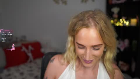 nicolette__shea_ online show from 12.19.24