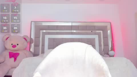 Nicolle online show from 04.21.26