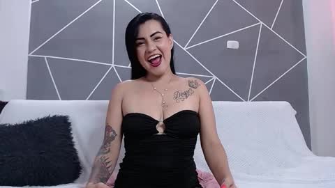 nicolle gomes online show from 02.18.26