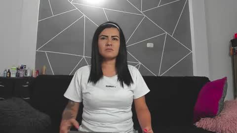 nicolle gomes online show from 03.06.26