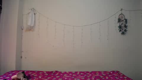 nicolle_sky online show from 01.14.25