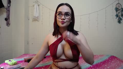 nicolle_sky online show from 02.21.25