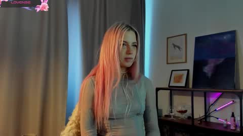 Snapshot of nicollefarrey chatting on 02.11.26 Kim online show from 02.11.26