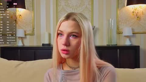 Snapshot of nicollefarrey chatting on 03.04.26 Kim online show from 03.04.26