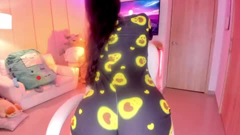 Snapshot of nicollemeyer chatting on 02.05.25 Nicolle  Go to Visit   online show from 02.05.25