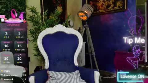 Nicolle online show from 11.25.25