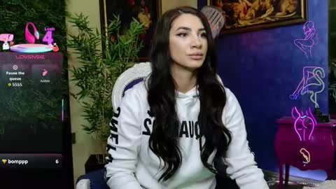 Nicolle online show from 11.29.25